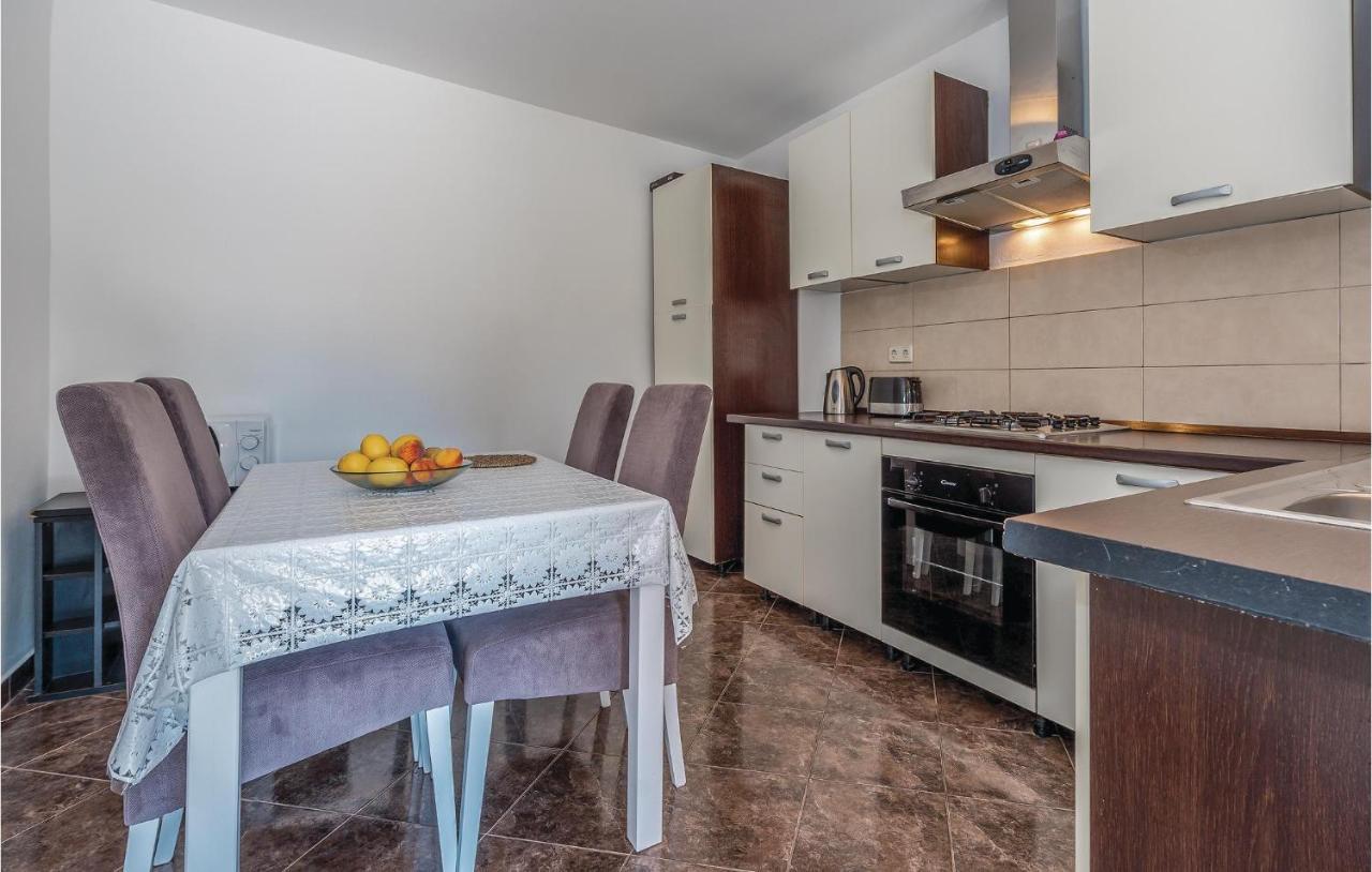 Lovely Home In Sibenik-Brodarica With Kitchen Donje Polje Εξωτερικό φωτογραφία